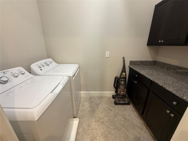 Building Photo - 13877 Maskawa Ave