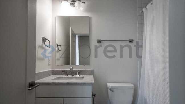 Building Photo - 1346 Calash Ave