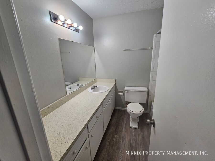 Building Photo - 1604 Yonkers St