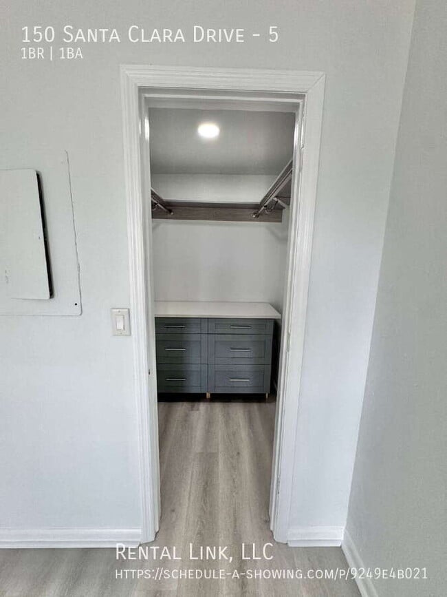 Building Photo - 150 Santa Clara Dr