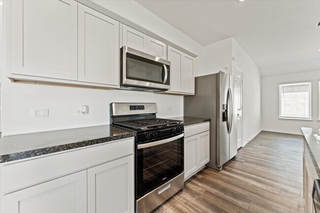 Building Photo - 24210 Sandstone Valley Ln