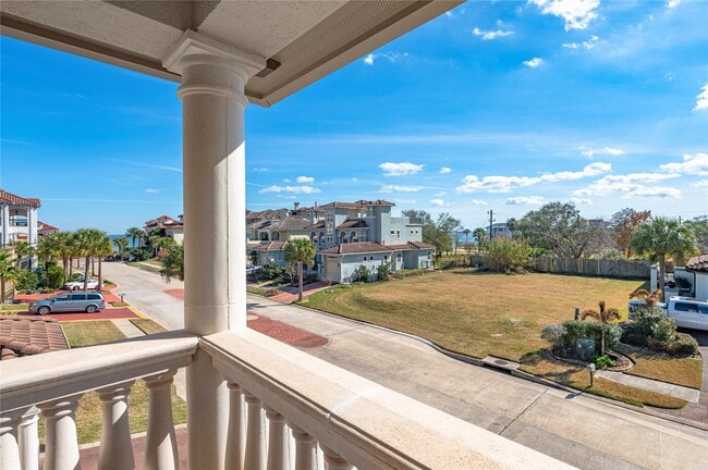 Building Photo - 538 Villa Dr