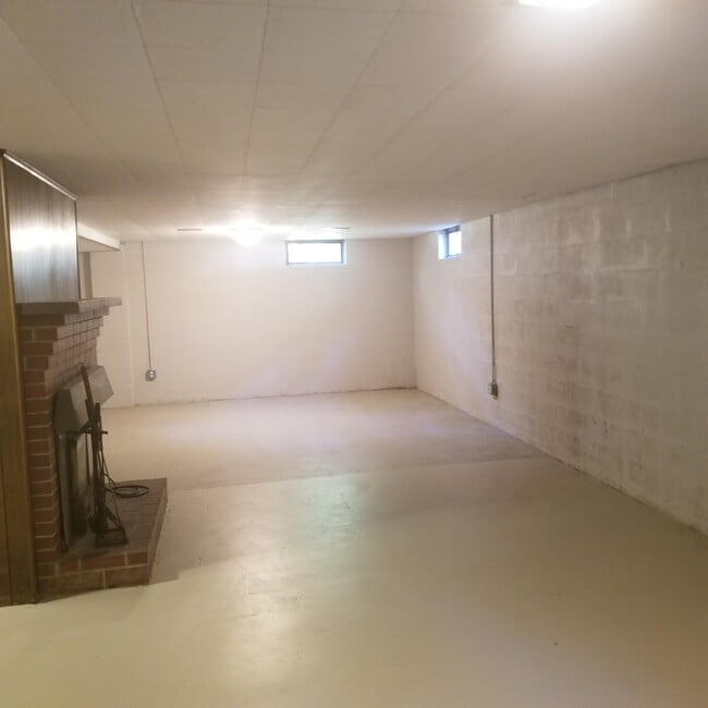 Building Photo - 6139 Powhite Farm Dr