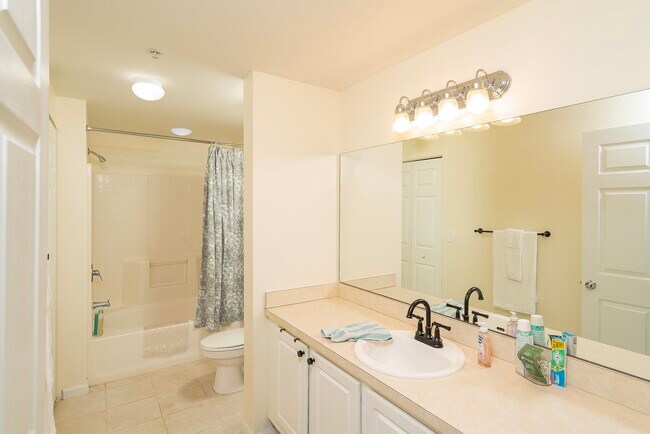 Building Photo - 4010 Grande Vista Blvd