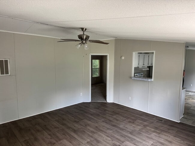 Building Photo - 5525 Mimosa St