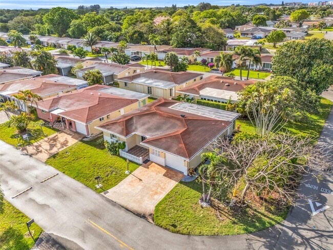 Building Photo - 1280 NW 49th St