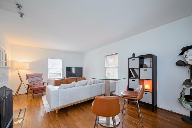 Building Photo - 2163 University Blvd