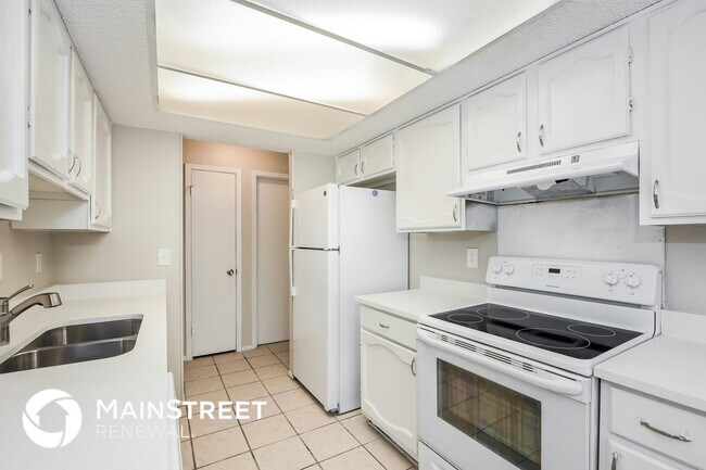 Building Photo - 7506 Ledgebrook Dr