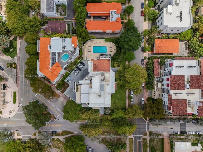 Building Photo - 911 E Ponce De Leon Blvd