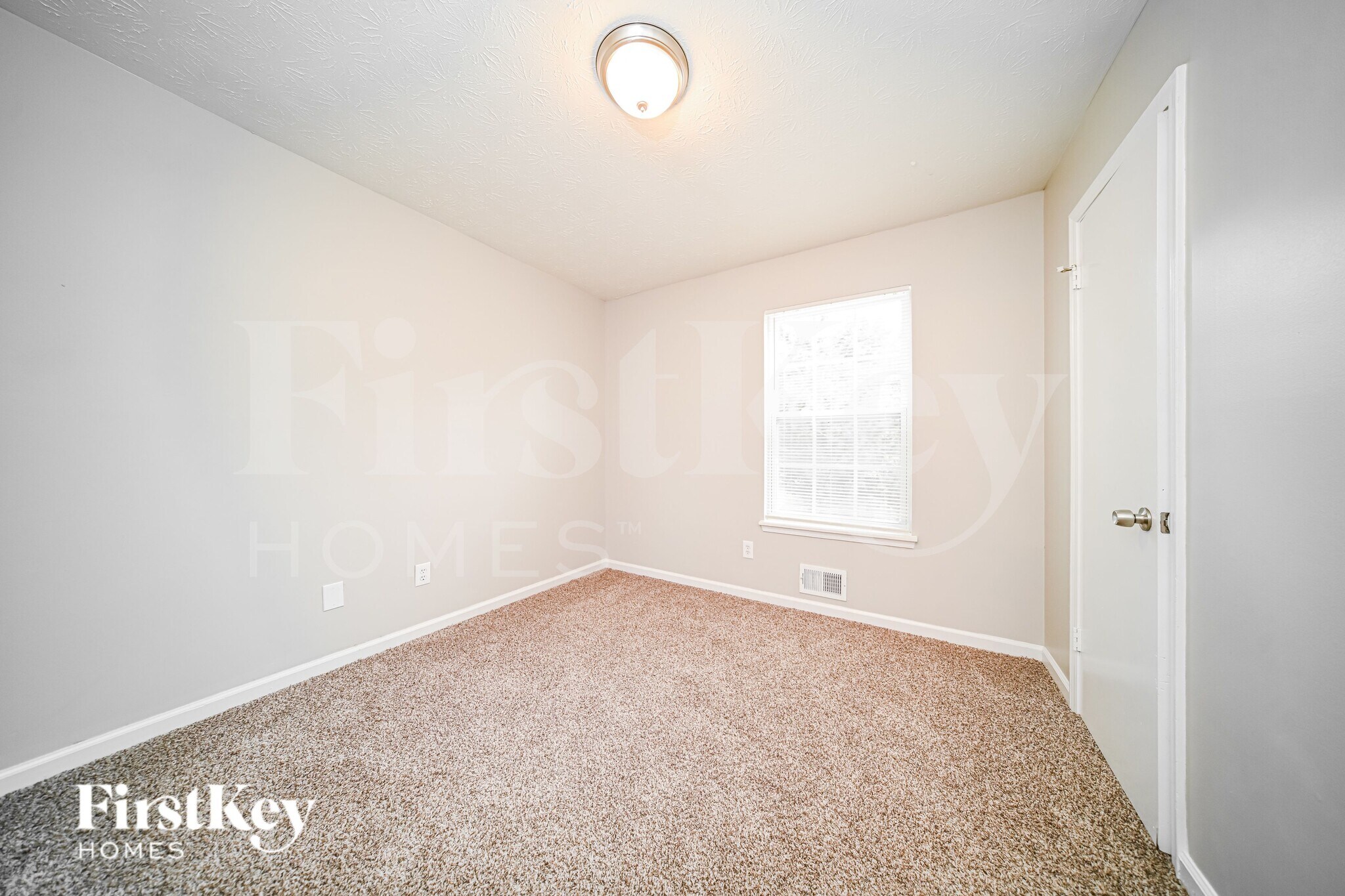 Building Photo - 3782 N Camp Creek Pkwy SW