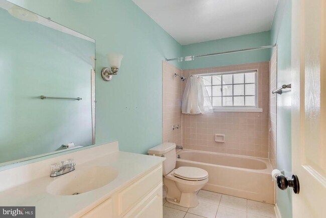 Building Photo - 12425 Stretton Ln