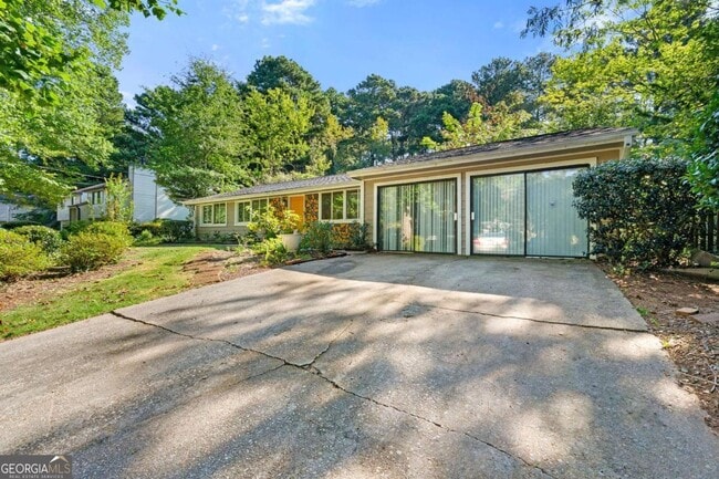Building Photo - 1069 Martin Rd