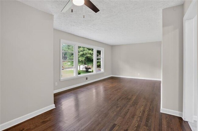 Building Photo - 3081 Glendale Ct