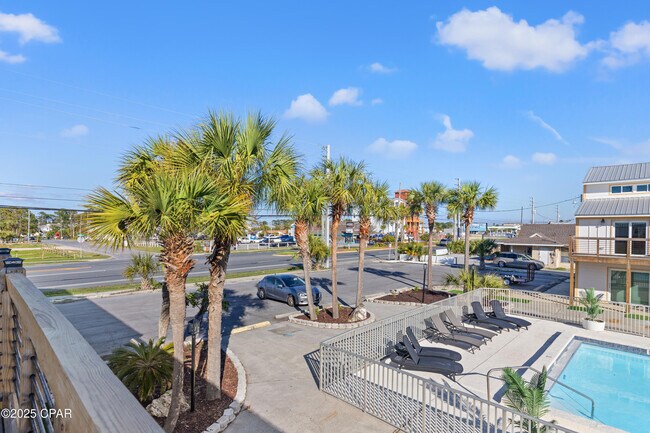 Building Photo - 8115 Thomas Dr