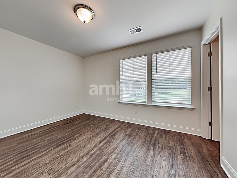 Building Photo - 281 Bering Ln