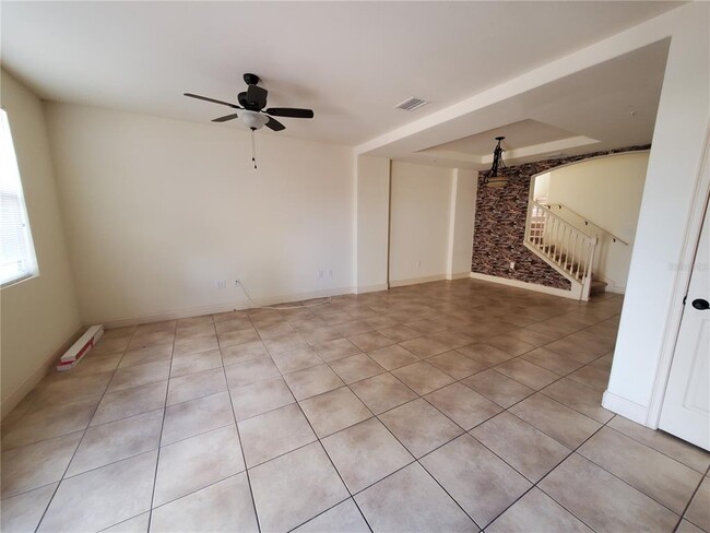 Building Photo - 2362 Bella Vista Dr