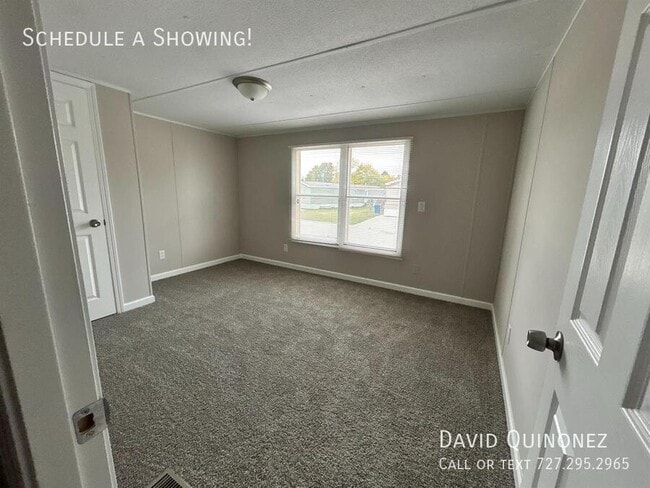 Building Photo - 5716 Heather View Ln