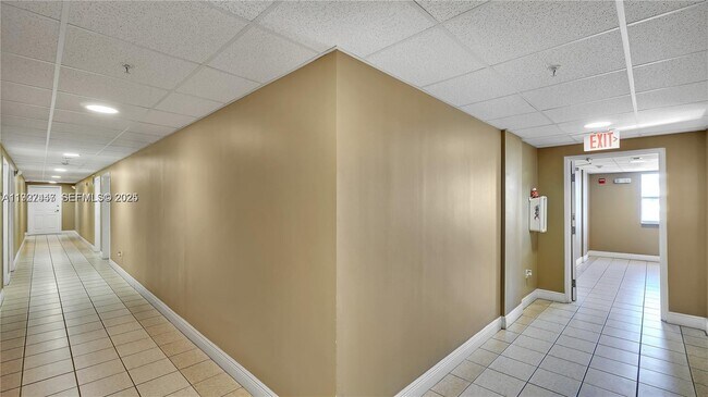 Building Photo - 120 Douglas Rd