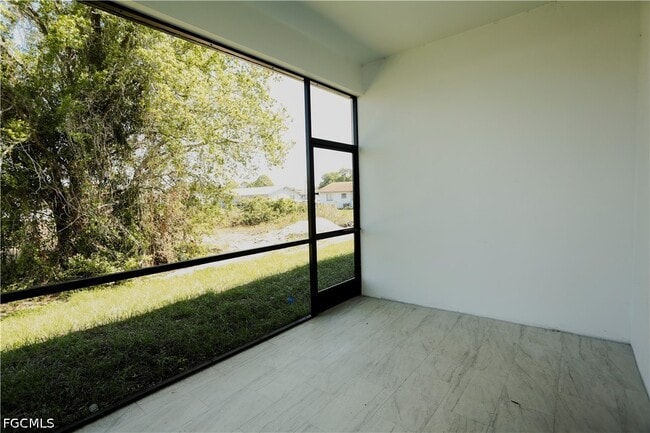 Building Photo - 141 Harold Ave S