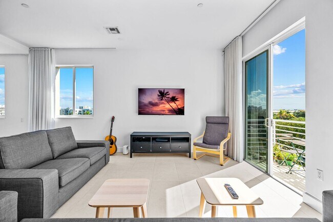 Building Photo - Monthly rental for Season , ( min 4 months)