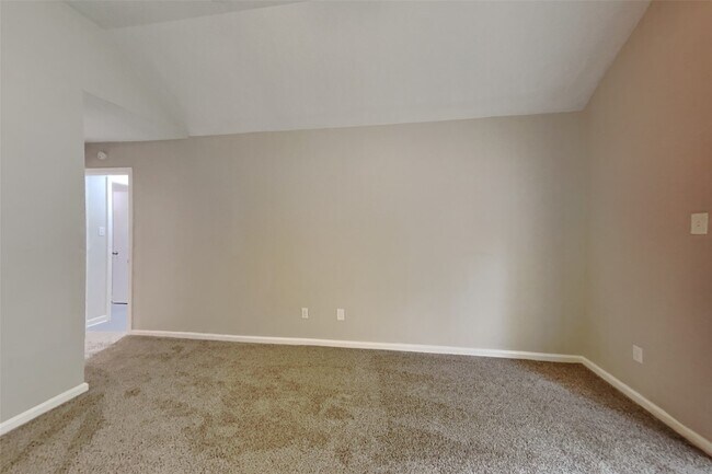 Building Photo - 64 Hickory Oak Dr