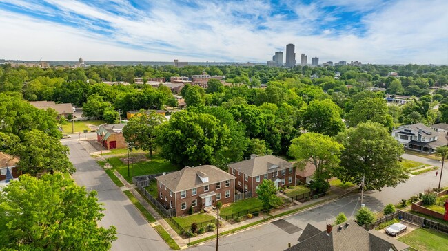 Building Photo - 1724 W 19th St