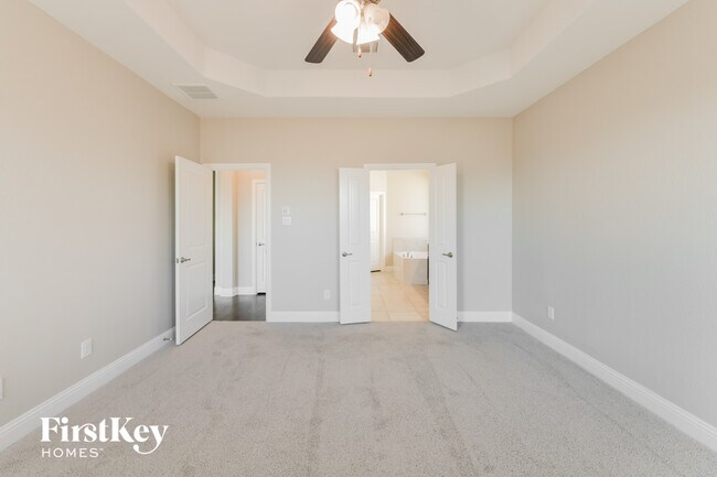 Building Photo - 4041 Honeyapple Way