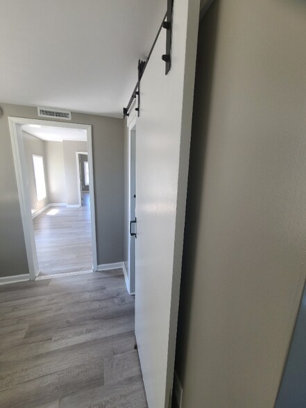 Building Photo - 32 Forry St