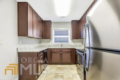 Building Photo - 1951 Meadow Ln