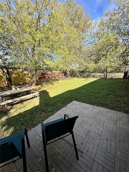 Building Photo - 1005 Waverly Dr