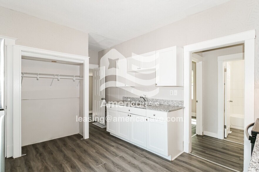 Building Photo - 6142 Payne Ave