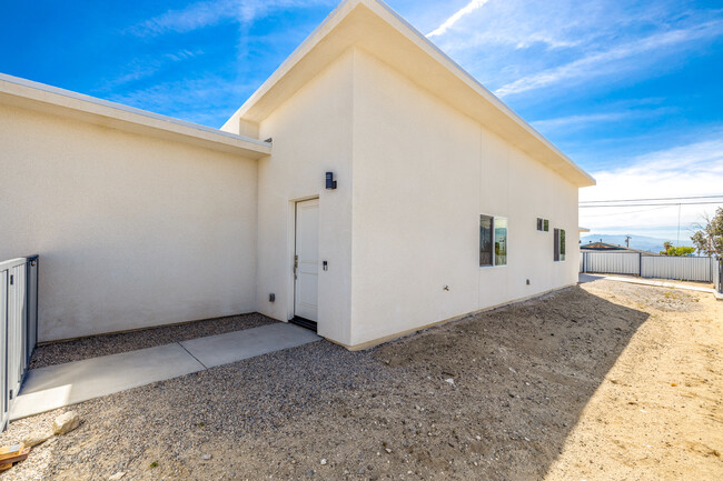 Building Photo - 66017 Acoma Ave