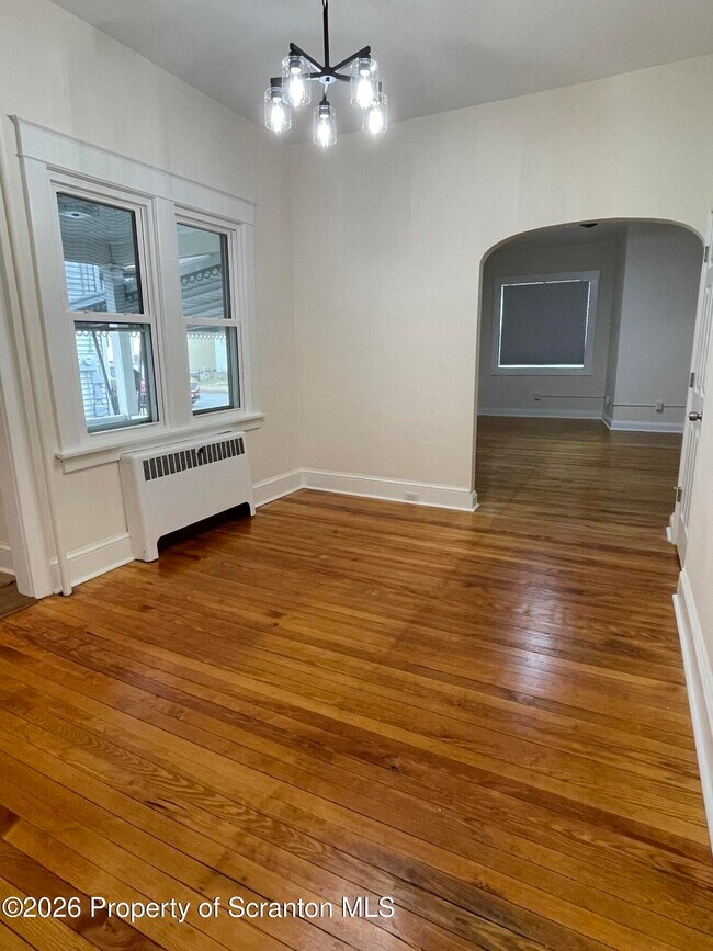 Building Photo - 1064 Lincoln St