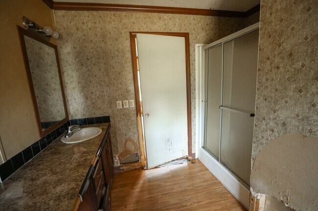 Building Photo - 120 Aker Holt Rd