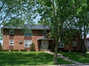Building Photo - Pecan Place 1