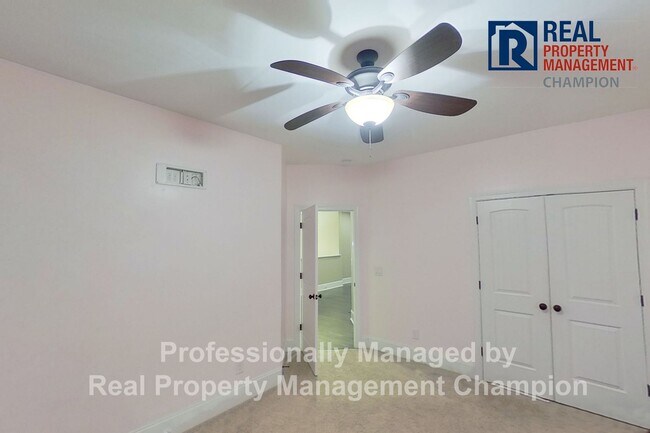 Building Photo - Custom Executive Home with Community Water...