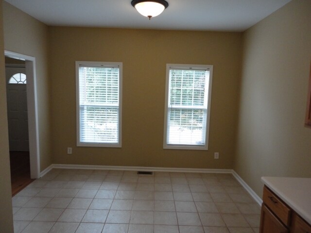 Building Photo - 2601 Trailwood Hills Dr