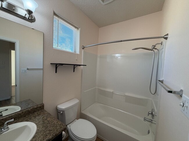 Building Photo - 2 Bedroom Single Story Town Home Available Near 98th St SW & Dennis Chavez Blvd SW!