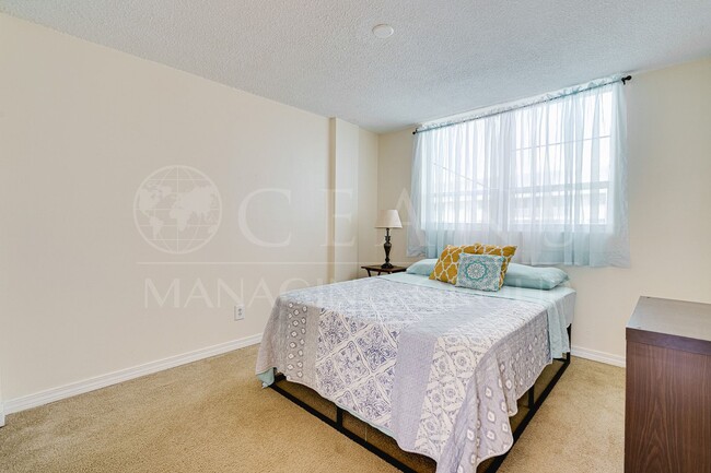 Building Photo - 2727 N Atlantic Ave