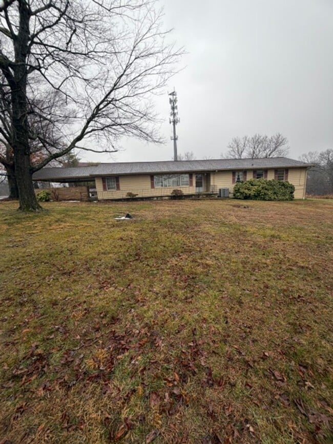 Building Photo - Maryville City  37801 - 3 bedroom, 2.5 bath home - Contact Debra Johnson (865) 591-8281