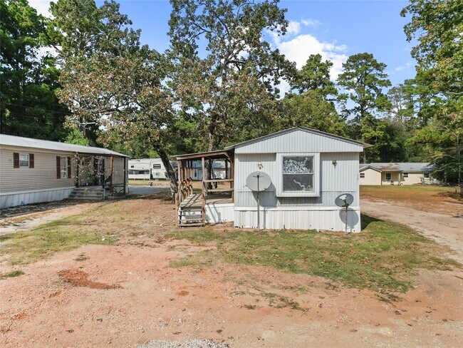 Building Photo - 1202 US-190