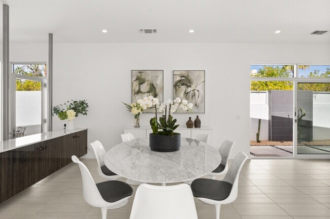 Building Photo - 48674 Vista Viejo Dr