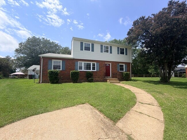 Building Photo - 506 Mansfield Dr