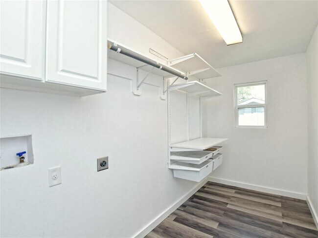 Building Photo - 7310 Inspiration Dr