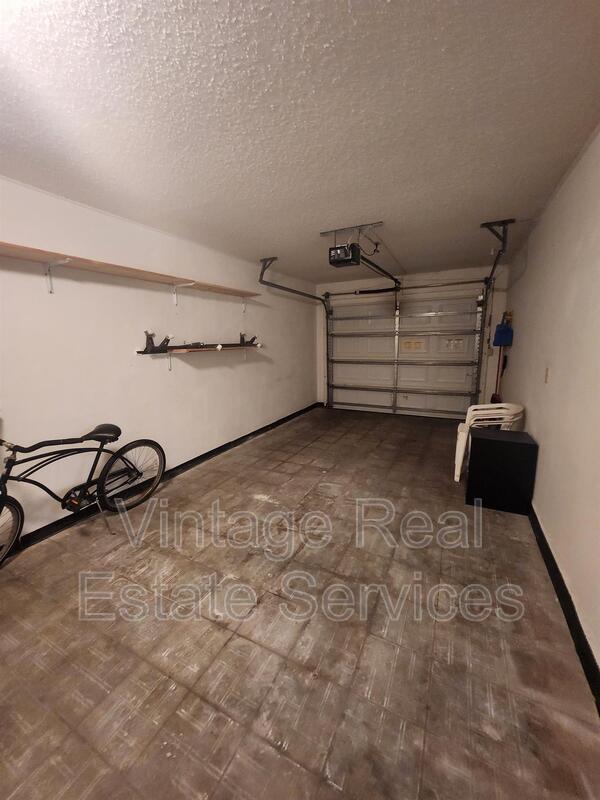 Building Photo - 2842 Highlands Blvd