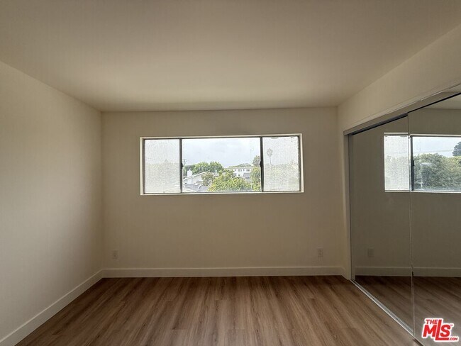 Building Photo - 523 Ashland Ave