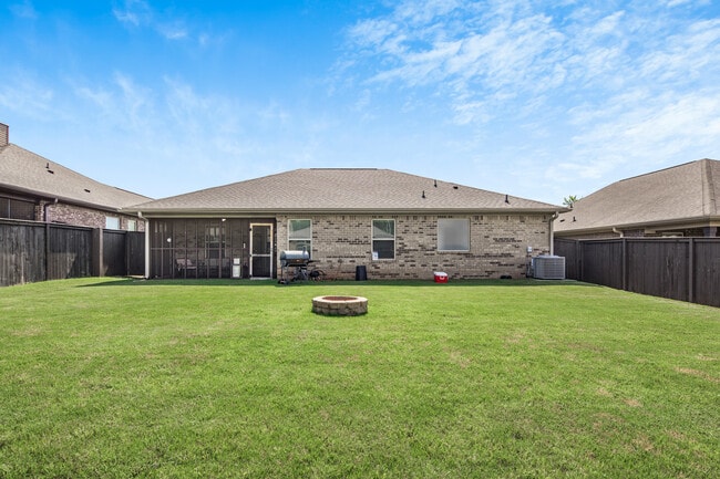 Building Photo - 308 Fenrose Dr