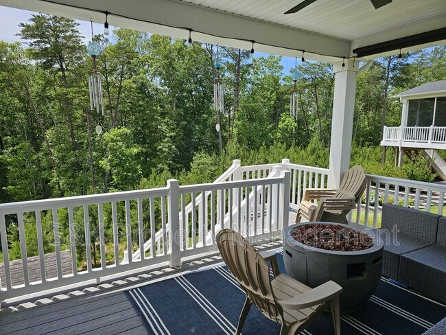 Building Photo - 9541 Viburnum Dr