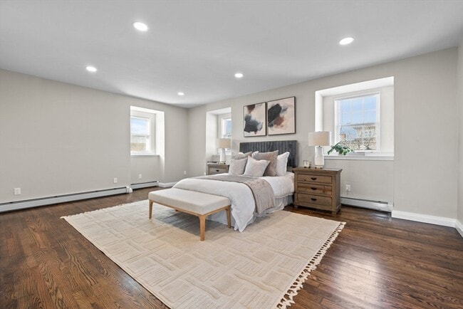 Building Photo - 62 Chestnut St