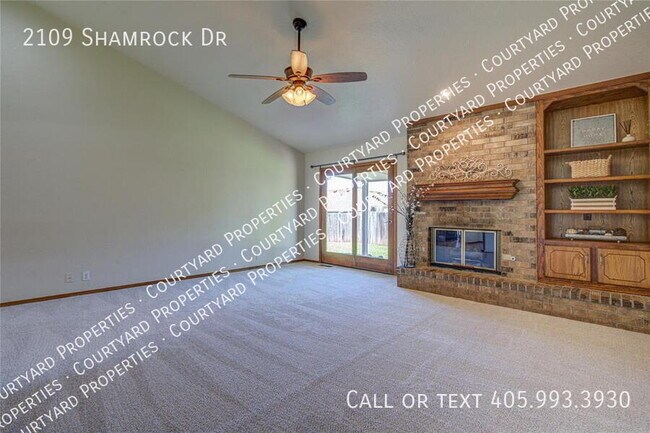 Building Photo - 2109 Shamrock Dr